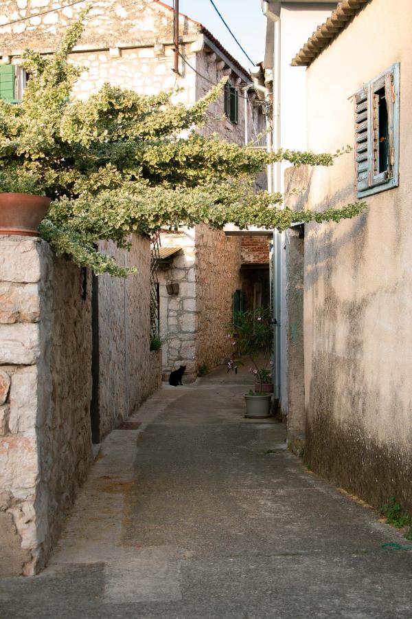 Apartment Stari Murter Buitenkant foto